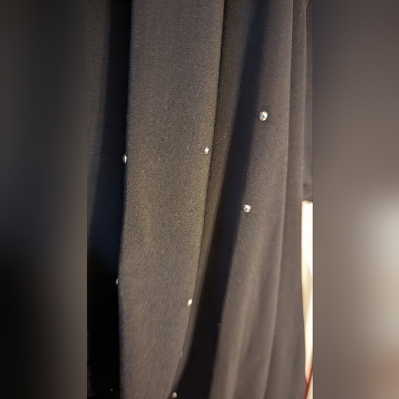 Womens Black 2x cowl neck shirt with studs. - Picture 4 of 4
